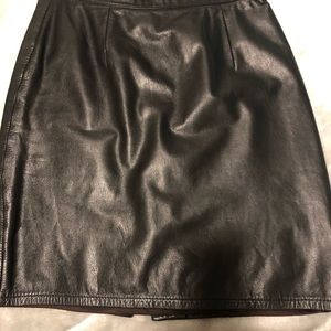 Genuine 💯 black soft leather skirt 7